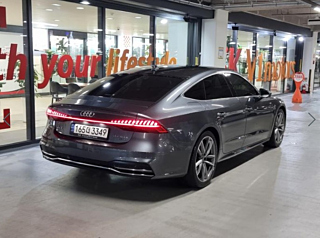 AUDI A7 4K 2021