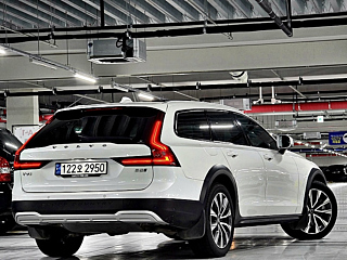 VOLVO V90 CROSS COUNTRY 2022