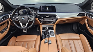 BMW 5-SERIES G30 2017