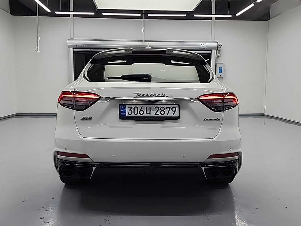 MASERATI LEVANTE 2017