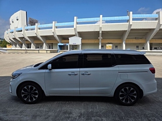 KIA CARNIVAL 2018