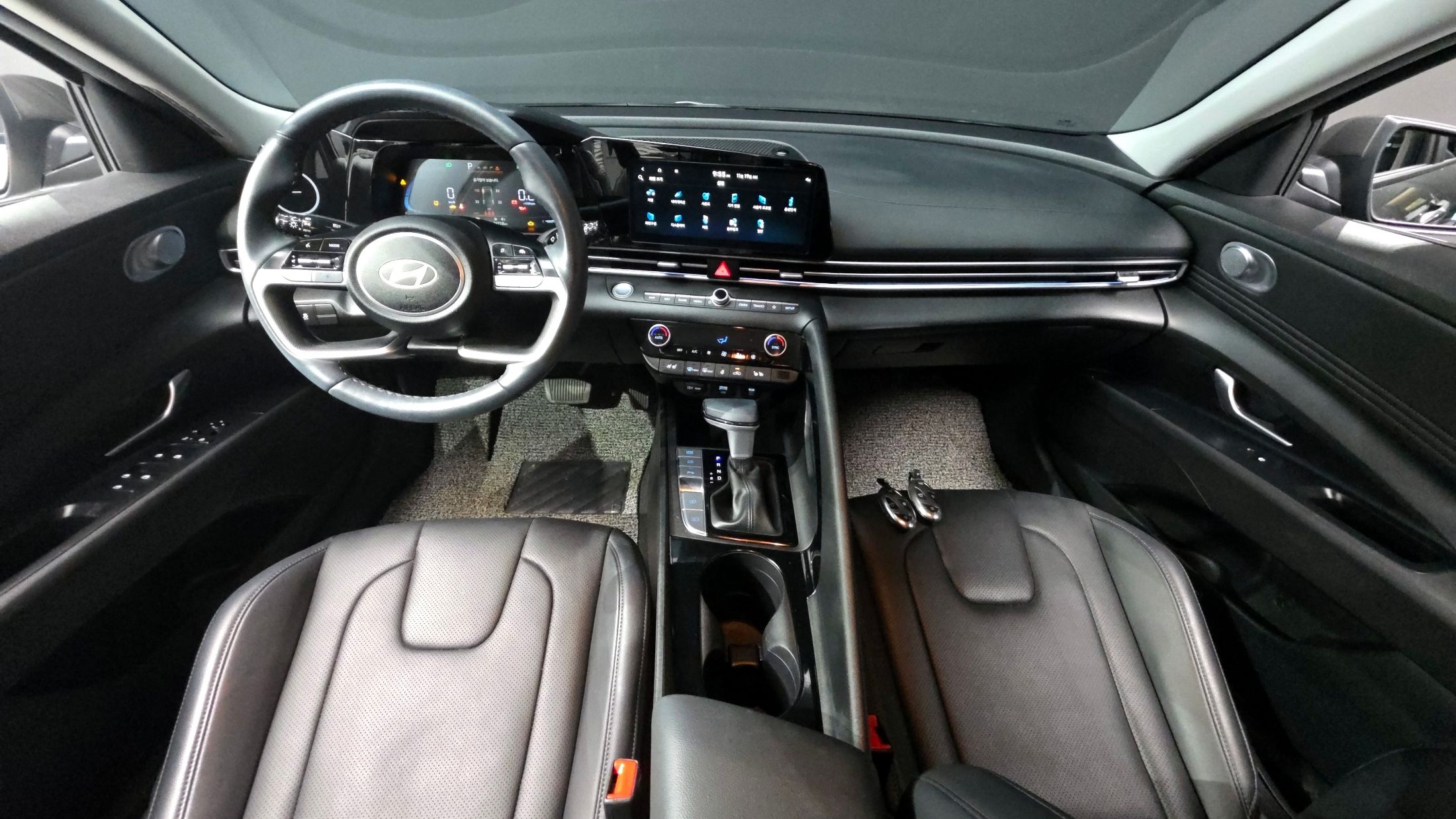 HYUNDAI AVANTE CN7 2024