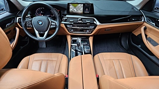 BMW 5-SERIES G30 2019