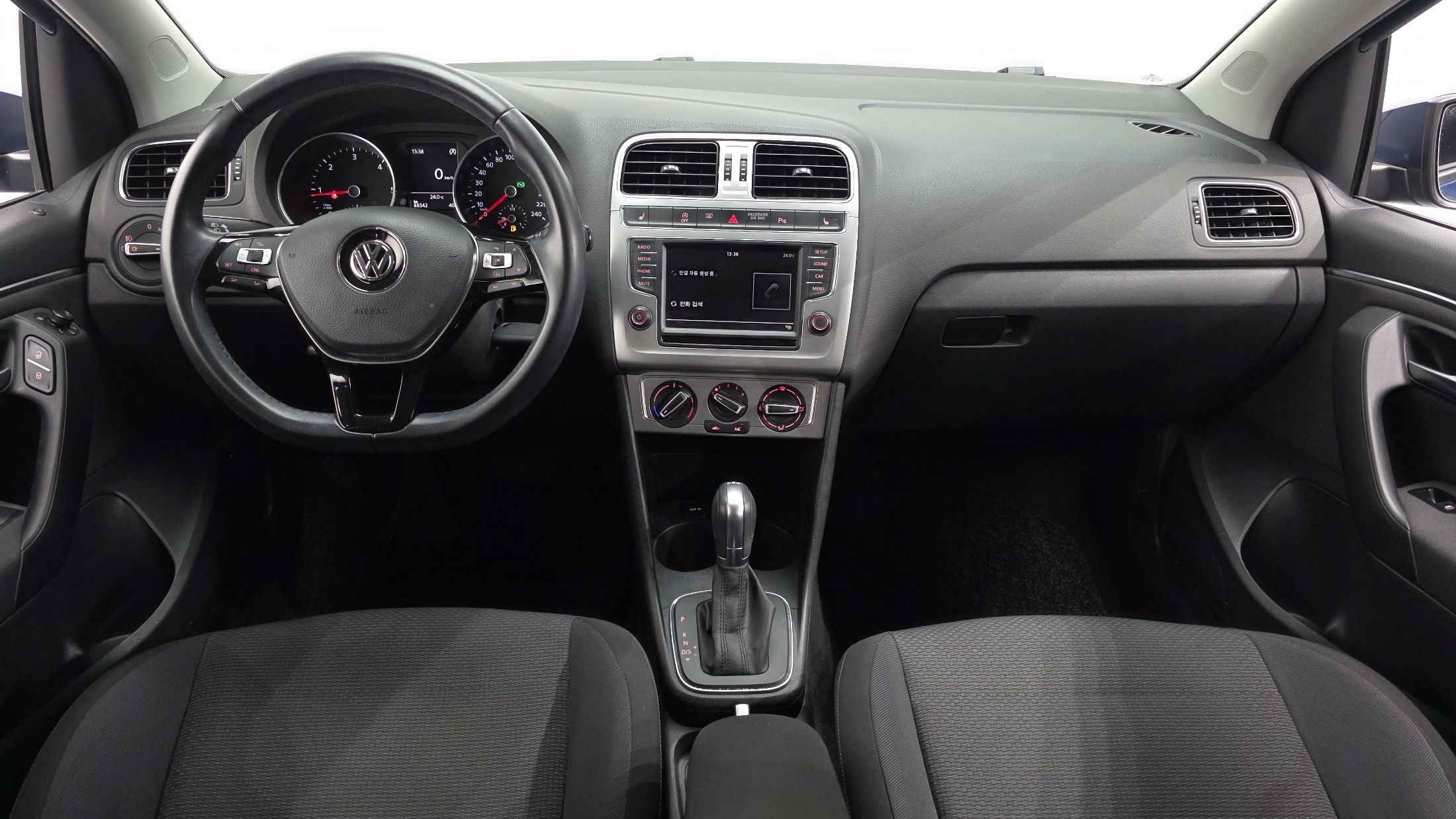 VOLKSWAGEN POLO 2015