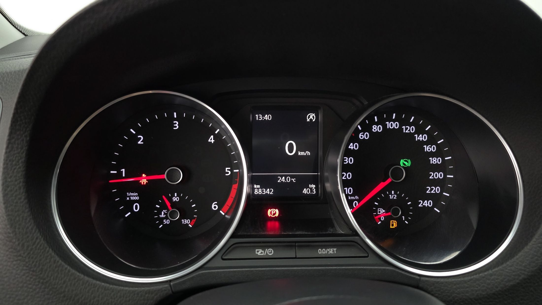 VOLKSWAGEN POLO 2015