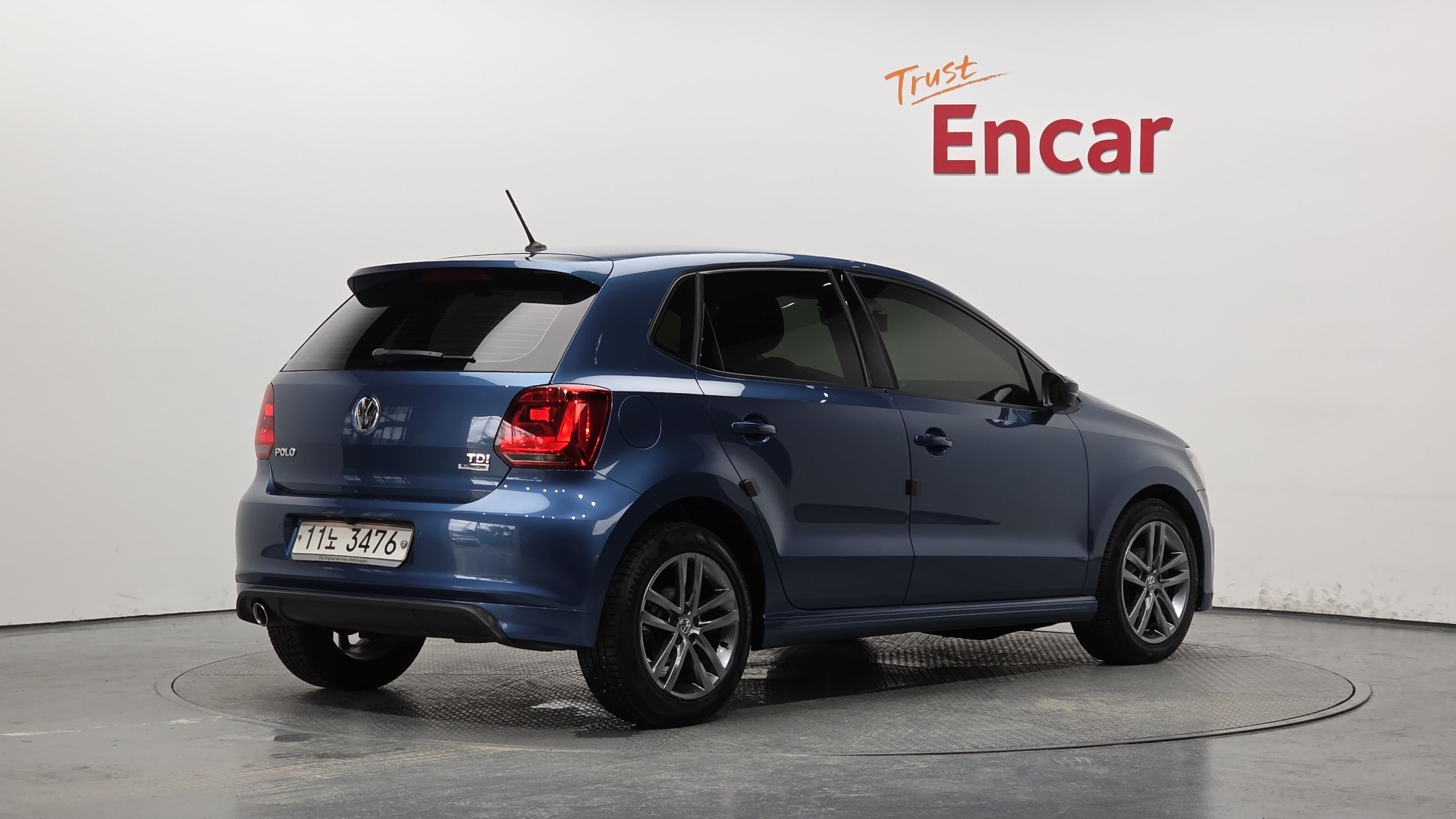 VOLKSWAGEN POLO 2015