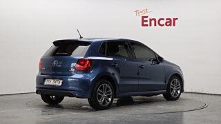 VOLKSWAGEN POLO 2015