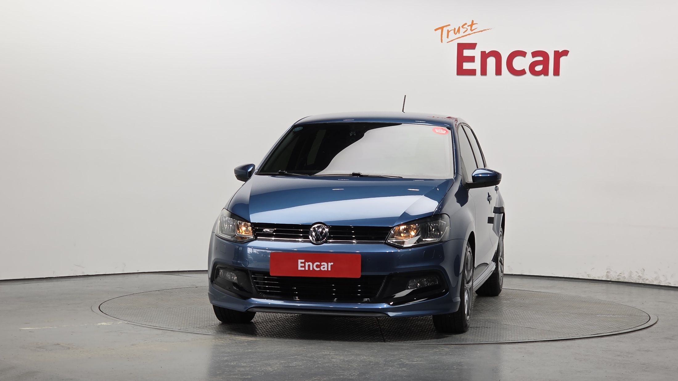 VOLKSWAGEN POLO 2015