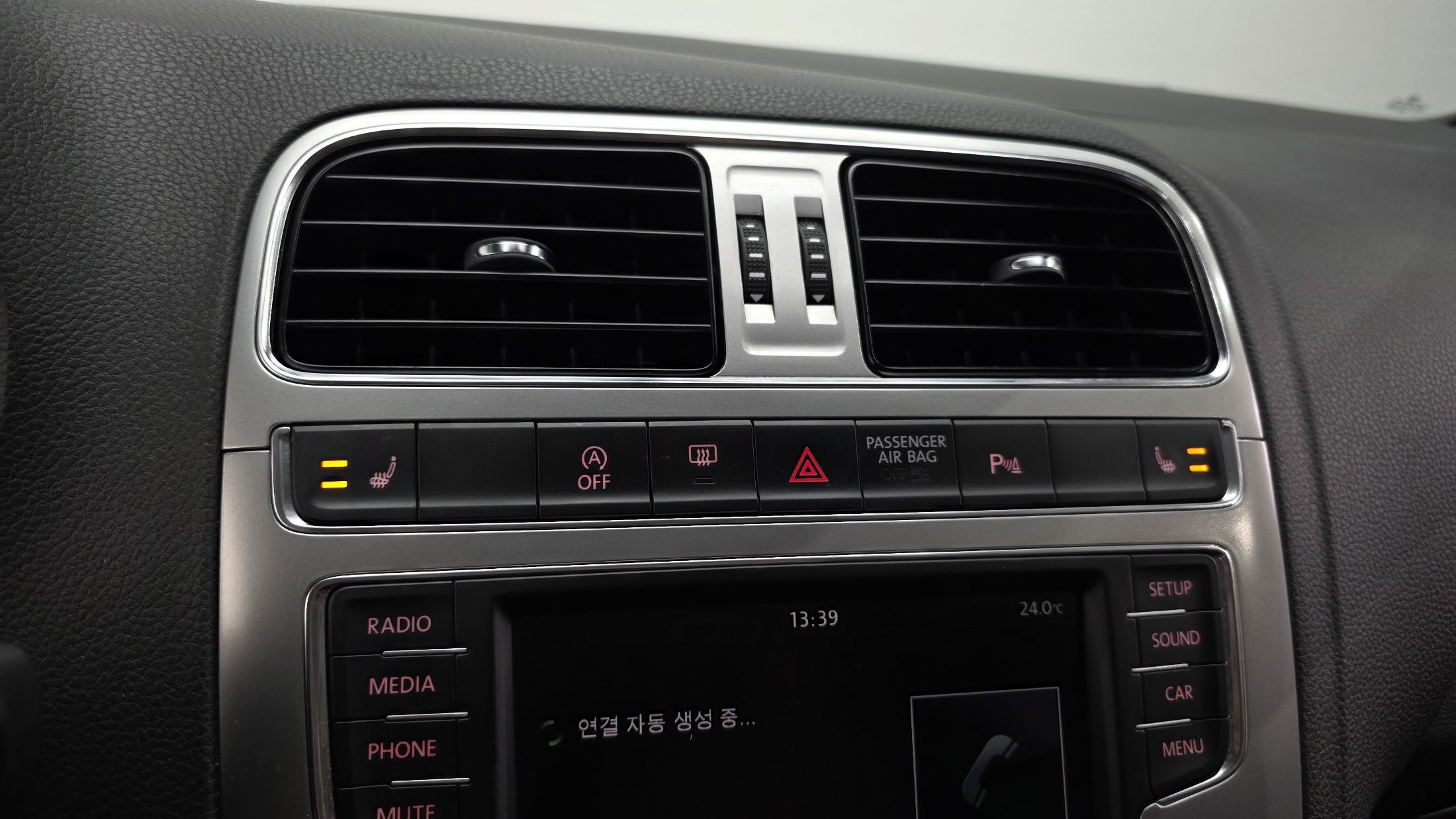 VOLKSWAGEN POLO 2015