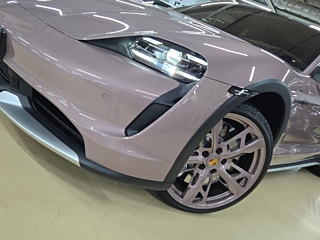 PORSCHE TAYCAN 2023