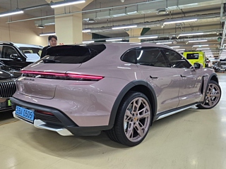 PORSCHE TAYCAN 2023