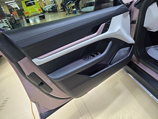PORSCHE TAYCAN 2023