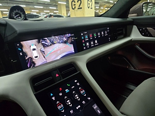 PORSCHE TAYCAN 2023
