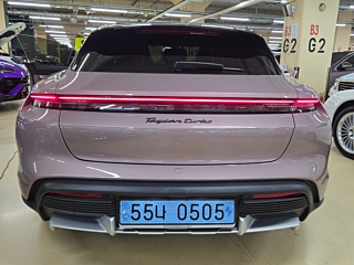PORSCHE TAYCAN 2023