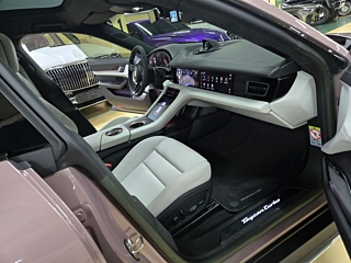 PORSCHE TAYCAN 2023
