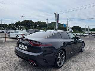 KIA STINGER  2.0 Turbo 2WD 2019
