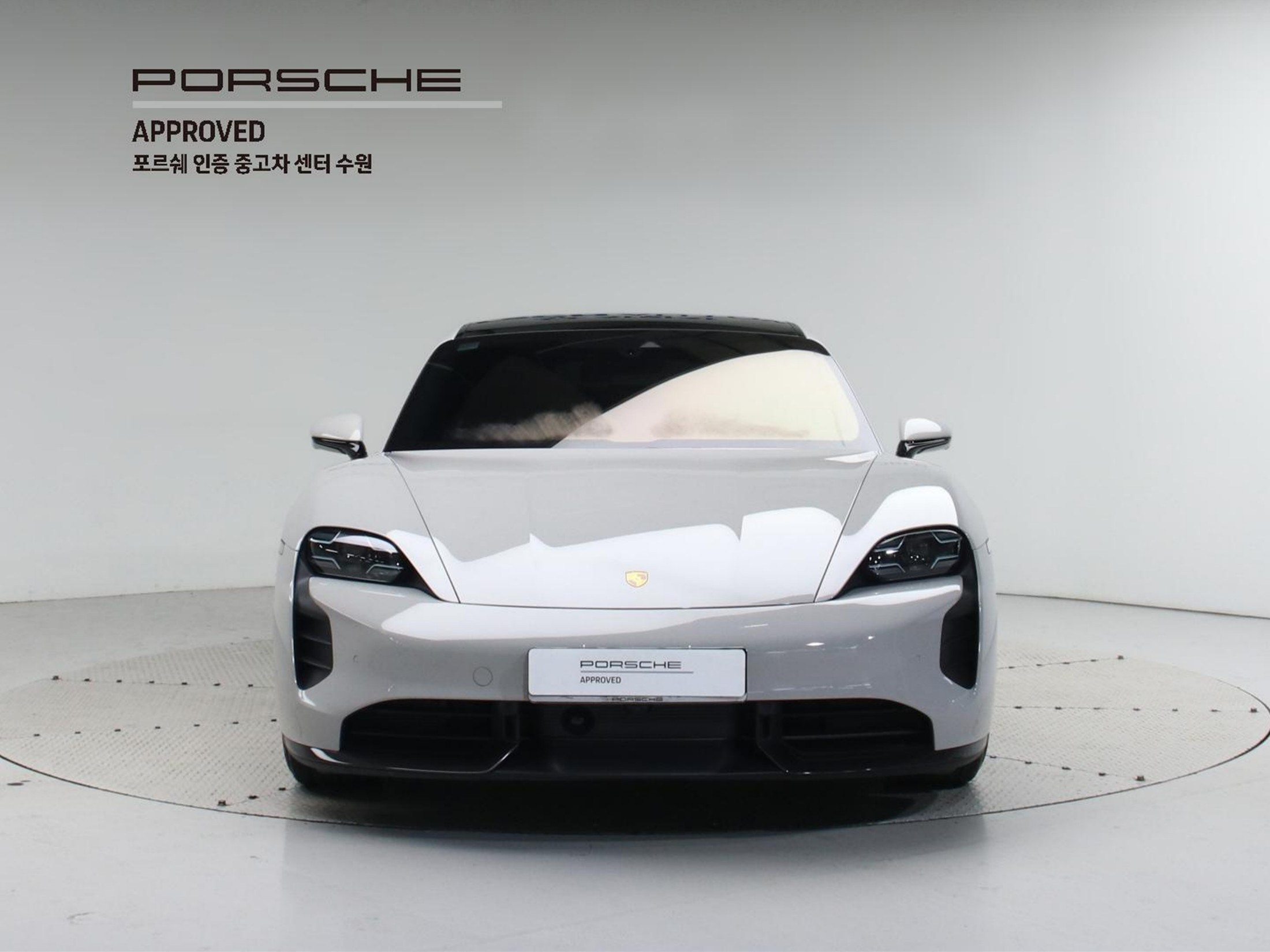 PORSCHE TAYCAN 2024