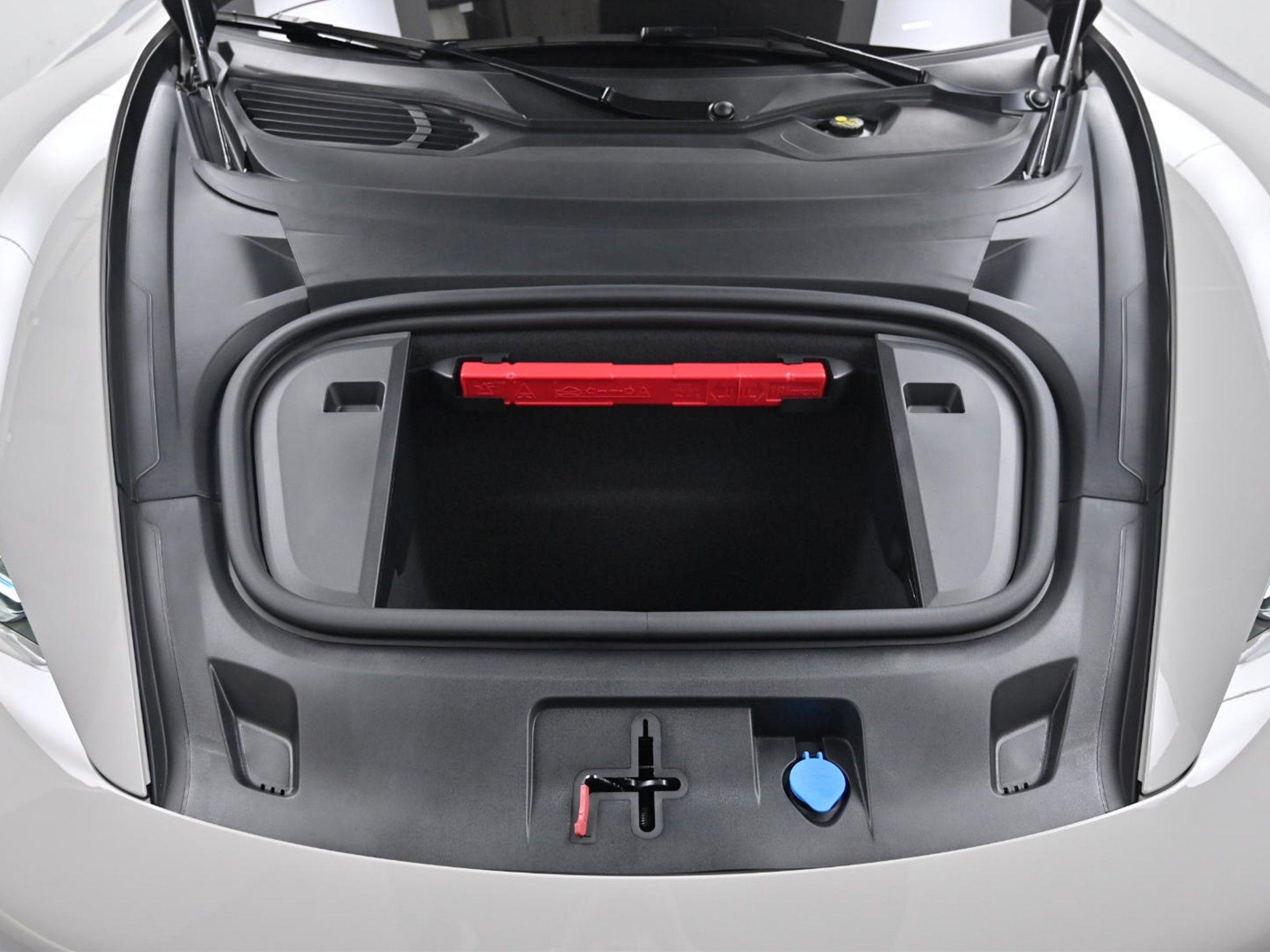 PORSCHE TAYCAN 2024