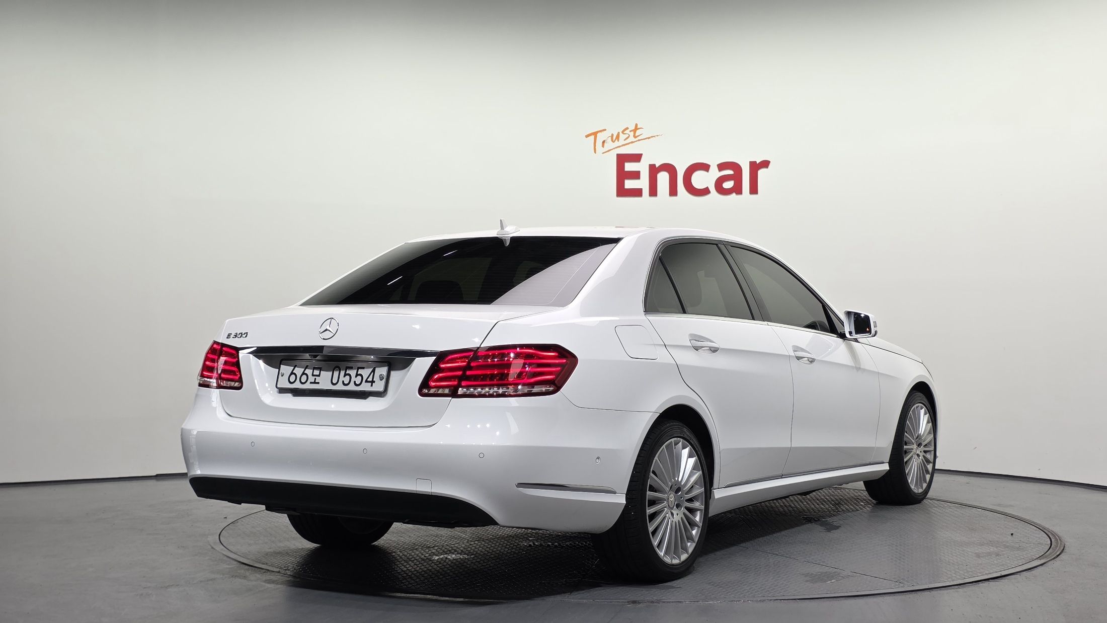 MERCEDES BENZ E-CLASS W212 2016