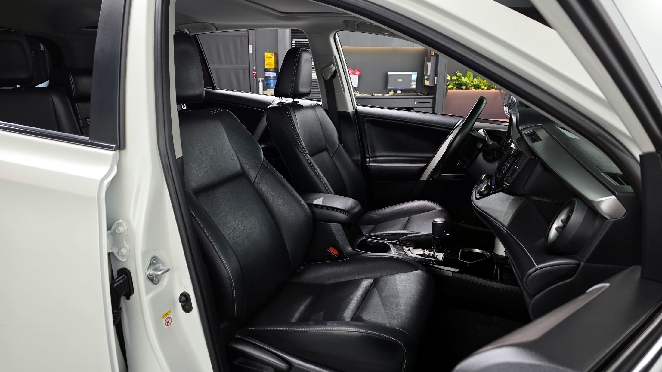 TOYOTA RAV4 2018