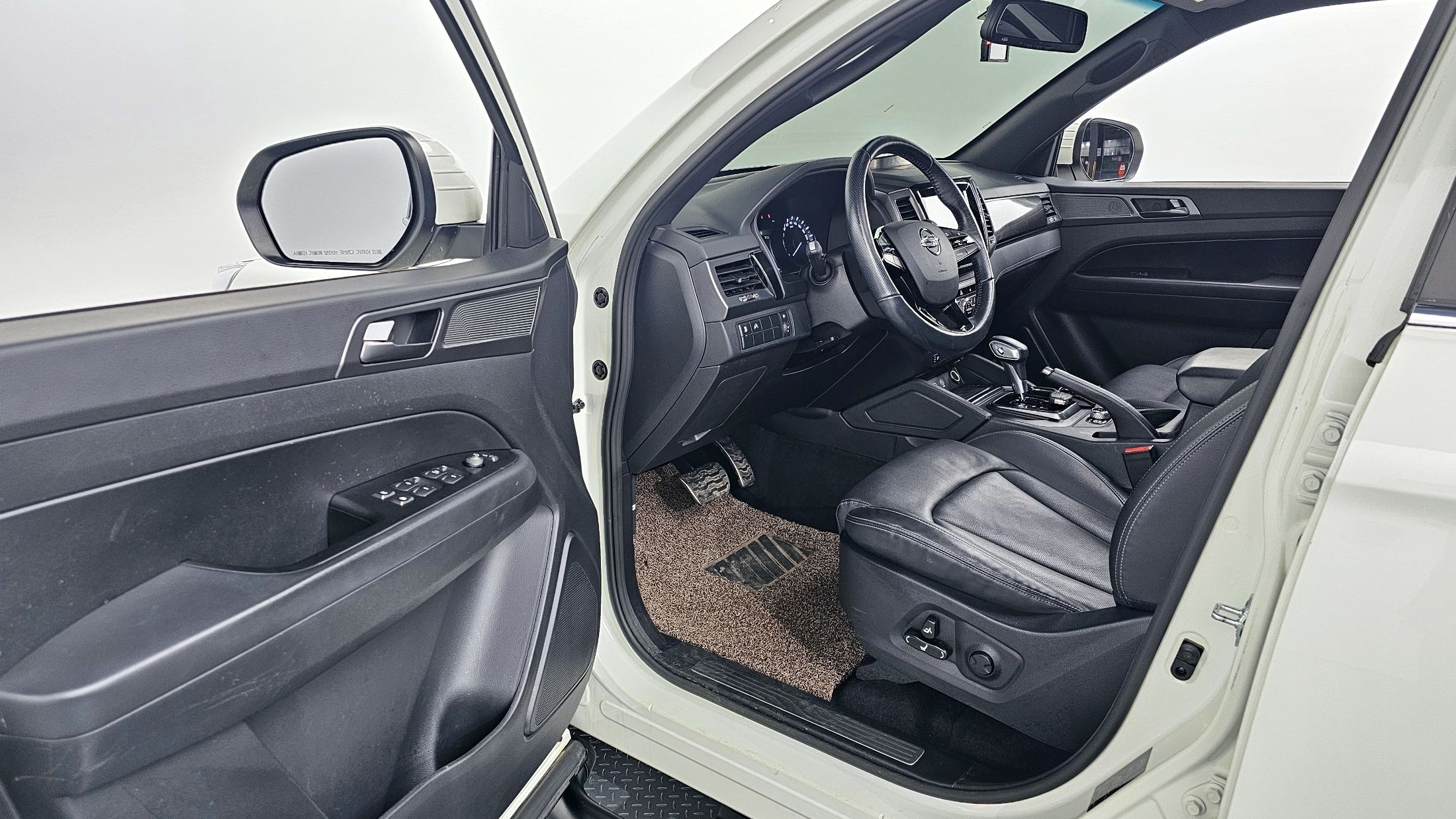 SSANGYONG REXTON SPORTS CAR 2021