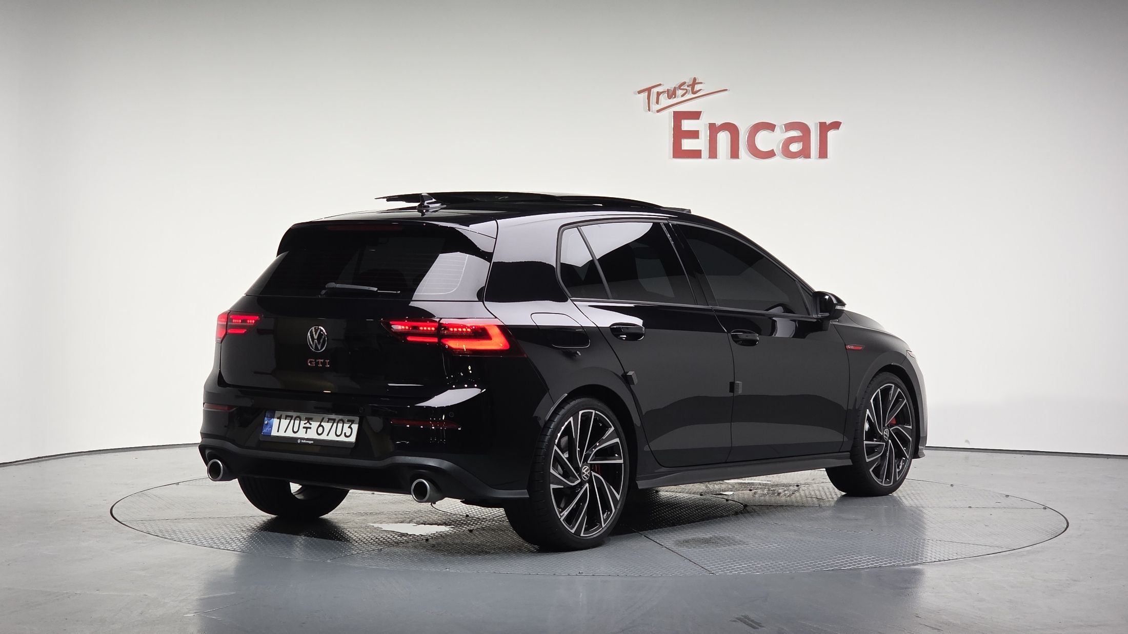 VOLKSWAGEN GOLF 2023
