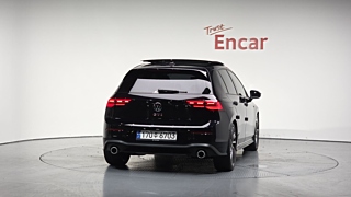 VOLKSWAGEN GOLF 2023