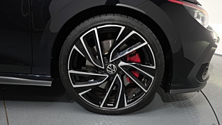 VOLKSWAGEN GOLF 2023