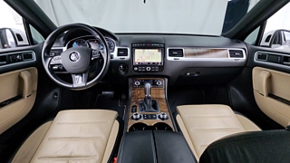 VOLKSWAGEN TOUAREG 2016