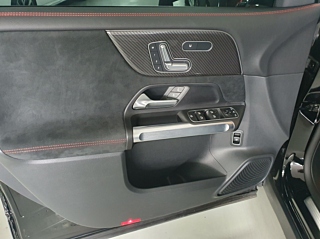 MERCEDES BENZ GLB-CLASS X247 2023