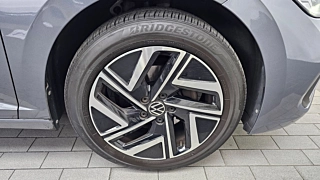 VOLKSWAGEN JETTA  7 GENERATION 1.5 TSI Prestige 2023
