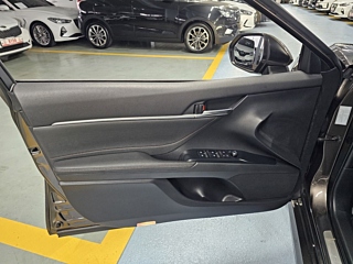 TOYOTA CAMRY XV70 2017