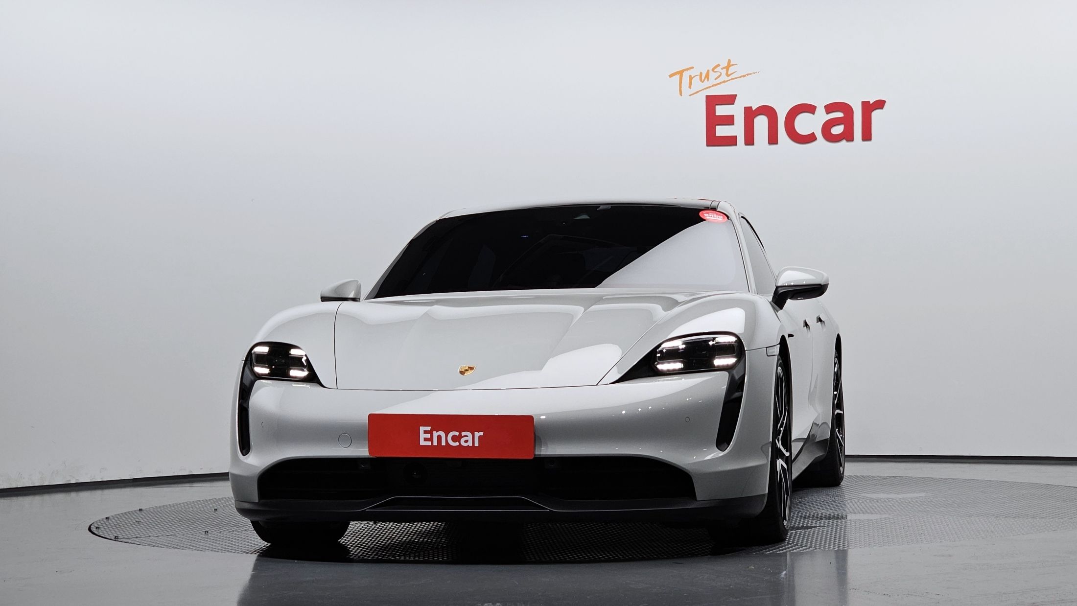 PORSCHE TAYCAN 2024