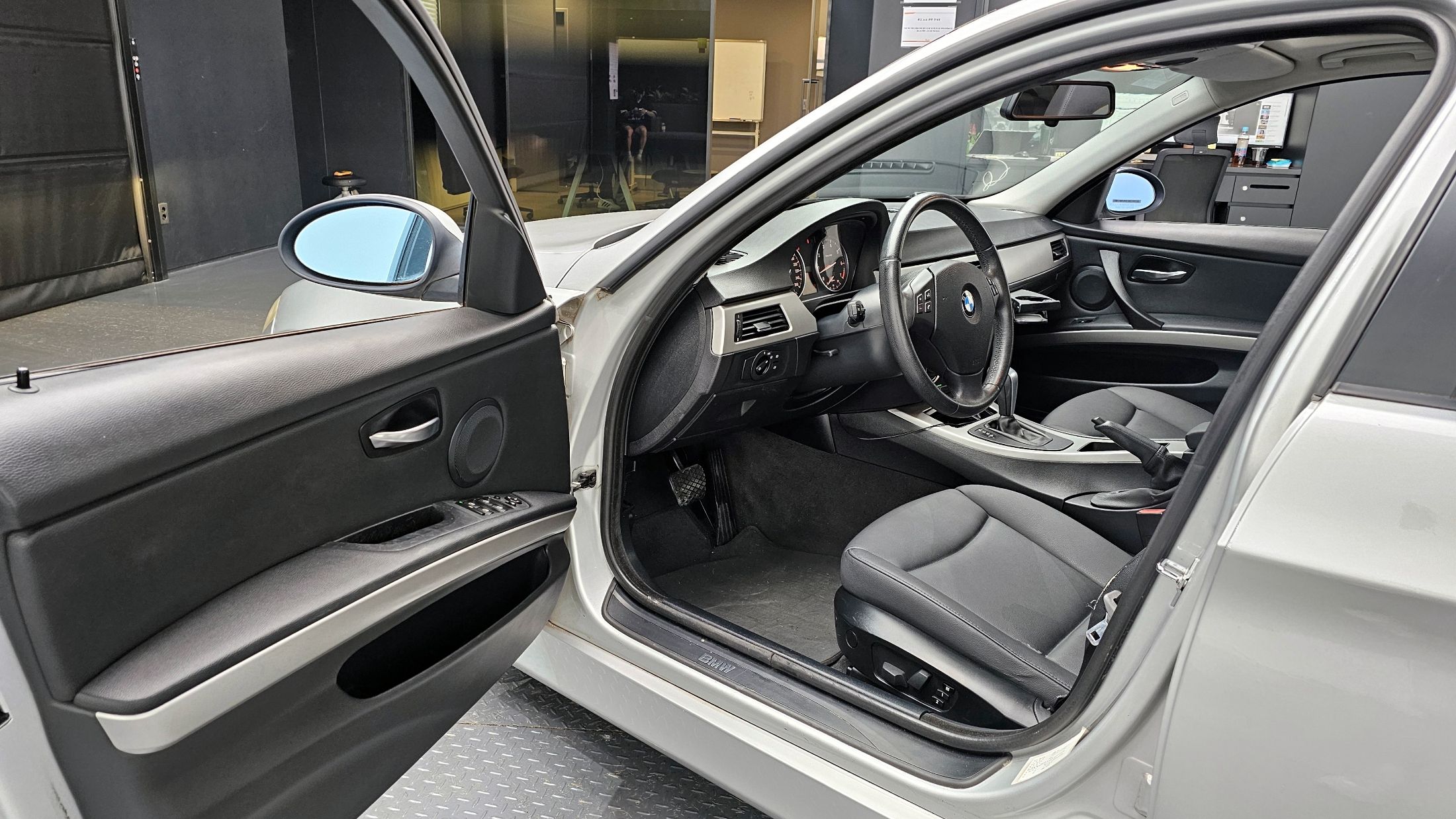 BMW 3-SERIES E90 2008