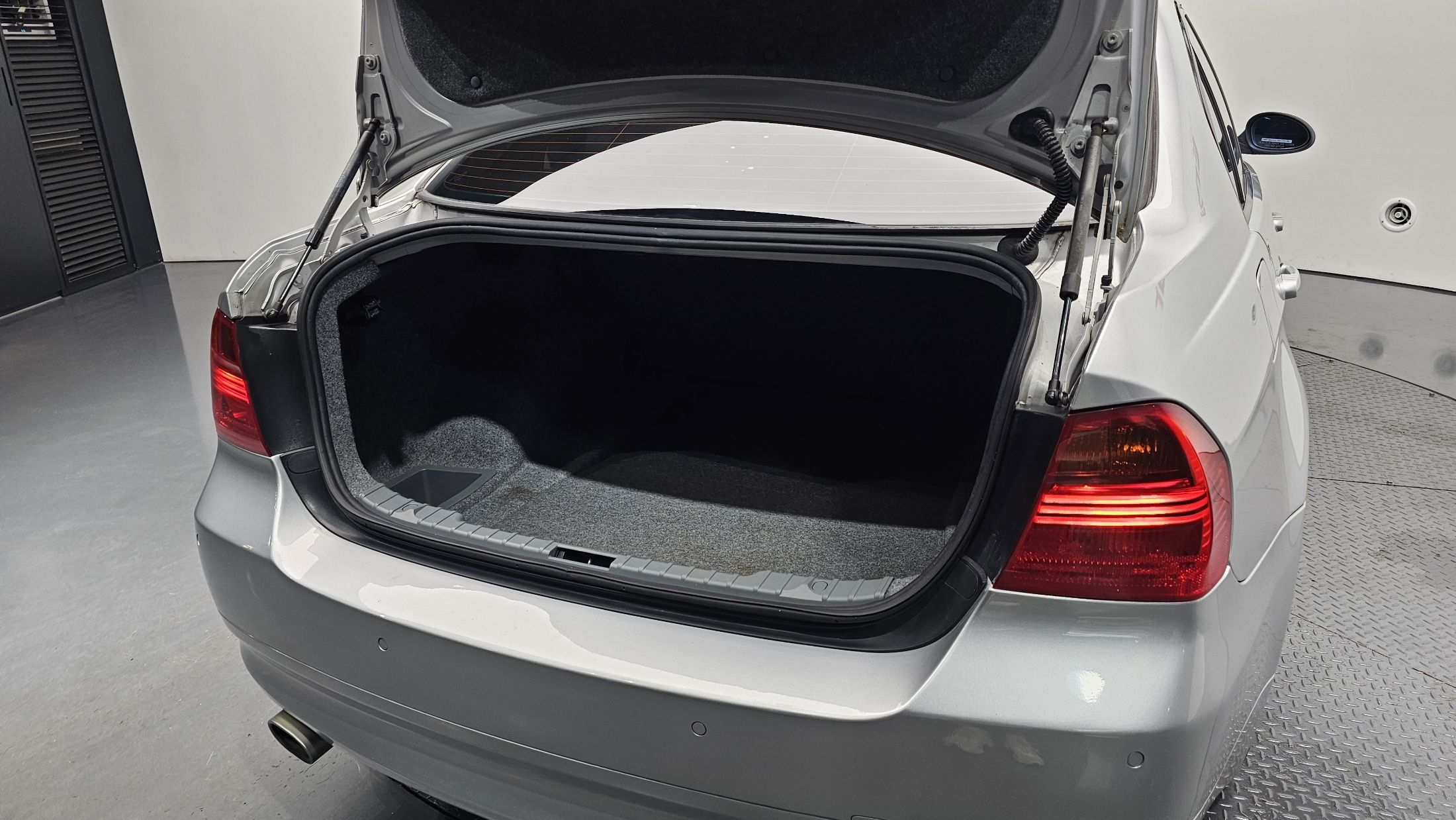 BMW 3-SERIES E90 2008