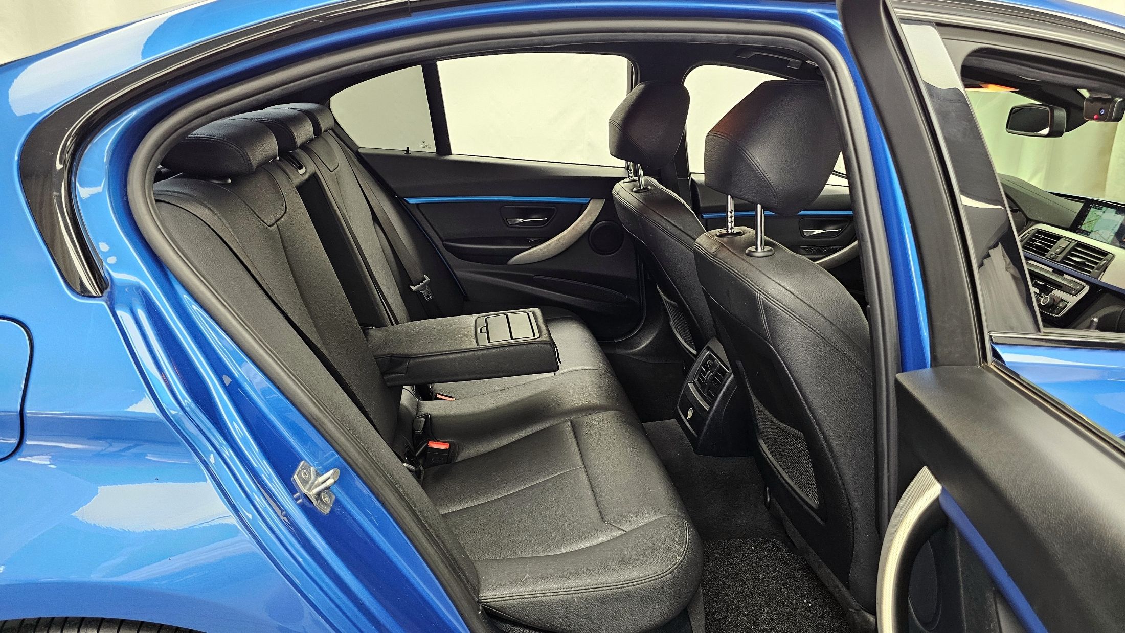 BMW 3-SERIES F30 2018