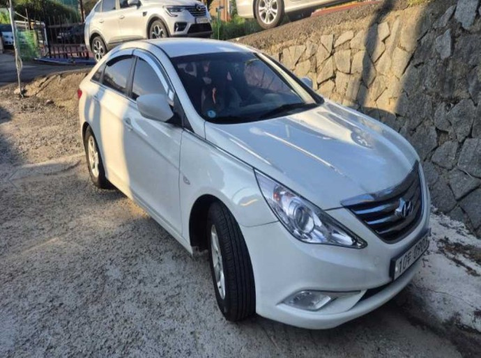 HYUNDAI SONATA THE BRILLIANT 2012