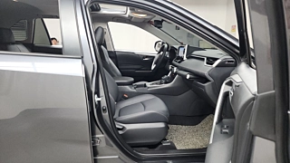 TOYOTA RAV4  5 GENERATION 2.5 2WD 2021
