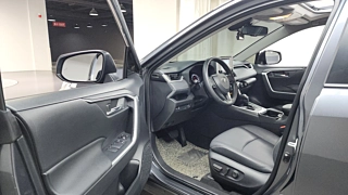 TOYOTA RAV4  5 GENERATION 2.5 2WD 2021
