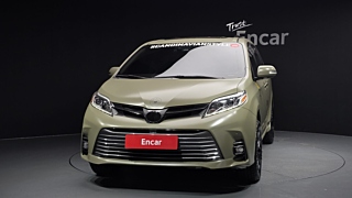 TOYOTA SIENNA 2018