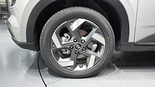 HYUNDAI VENUE 2025