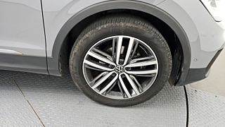VOLKSWAGEN TIGUAN 2021