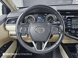 TOYOTA CAMRY XV70  2.5 XLE Hybrid 2021