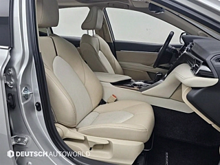 TOYOTA CAMRY XV70  2.5 XLE Hybrid 2021