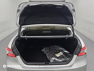 TOYOTA CAMRY XV70  2.5 XLE Hybrid 2021
