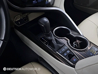 TOYOTA CAMRY XV70  2.5 XLE Hybrid 2021