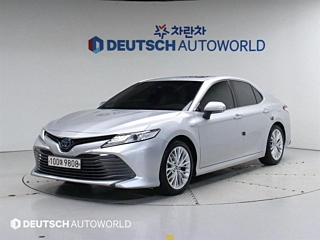 TOYOTA CAMRY XV70  2.5 XLE Hybrid 2021