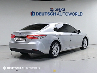 TOYOTA CAMRY XV70  2.5 XLE Hybrid 2021