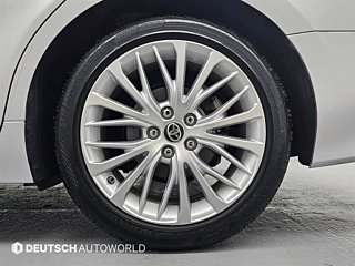 TOYOTA CAMRY XV70  2.5 XLE Hybrid 2021
