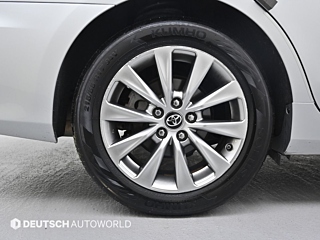 TOYOTA CAMRY XV70 2017
